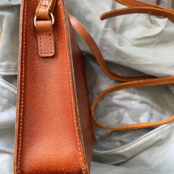 Most Wanted USA The Classic Carryall Leather Cross - Picture 15 of 17